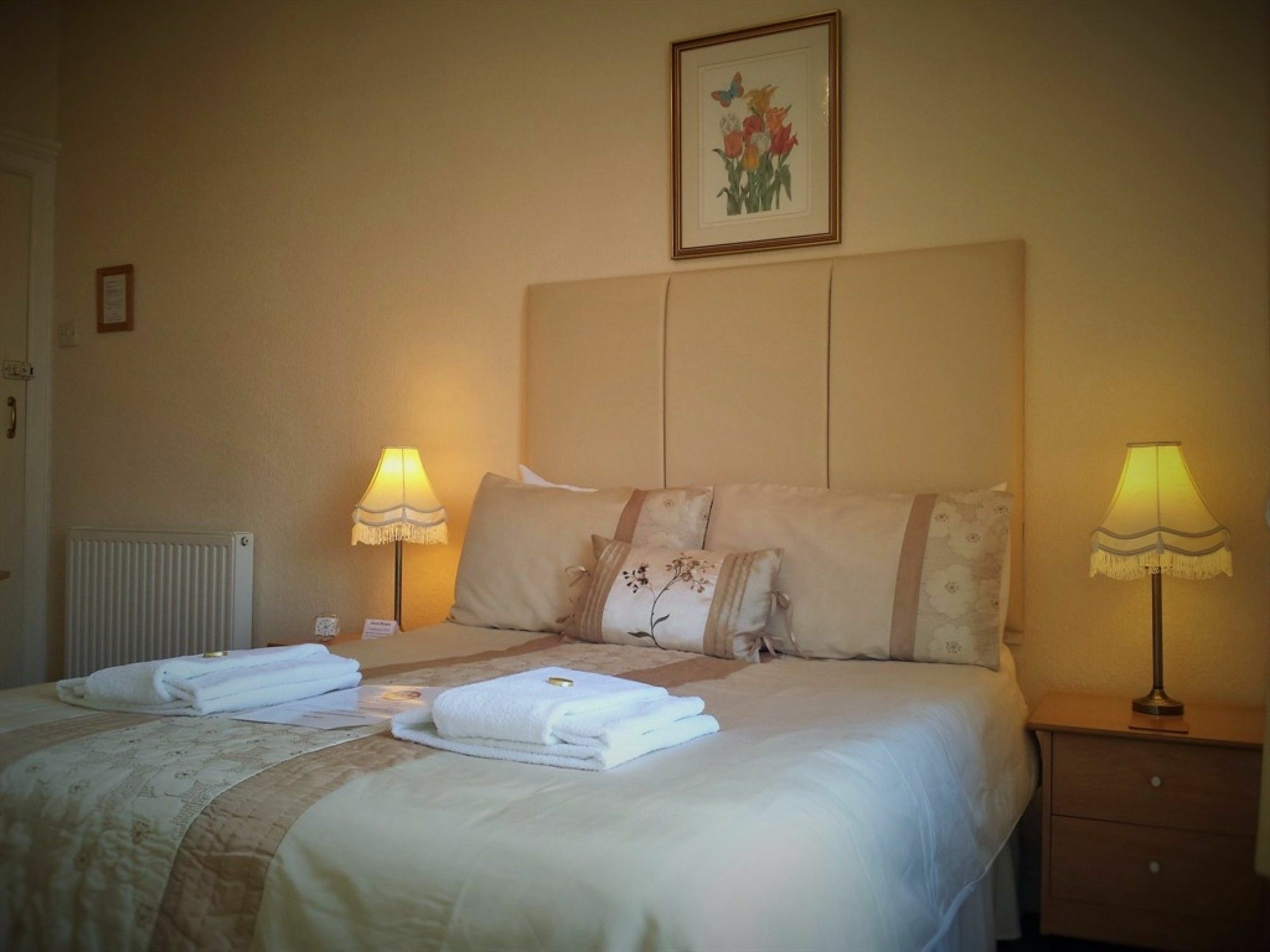 מלון חלנדודנו Ascot House (Adults Only) מראה חיצוני תמונה